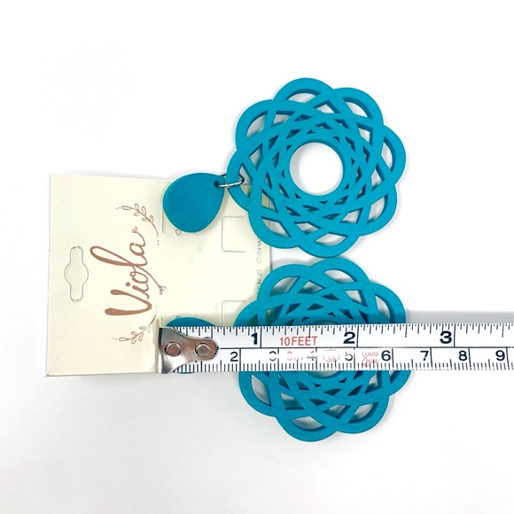 🍃Flower Filigree Wood Earrings in Turquoise - Picture 5 of 5